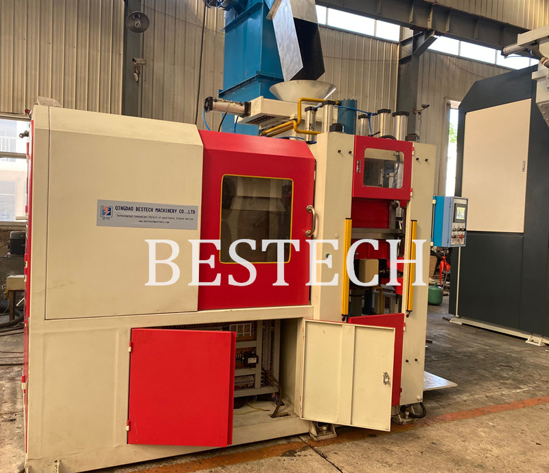 Up and down blowing flaskless sand molding machine 